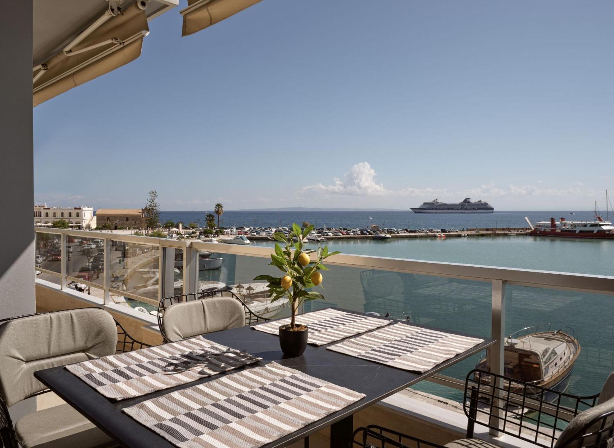 Apartament Monopolio Waterfront With Sea View, By Zantewize